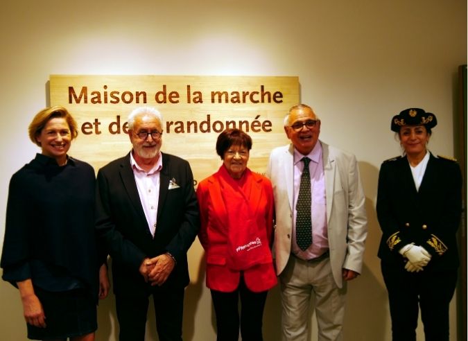 Remise de la médaille du tourisme à deux bénévoles engagés de la FFRandonnée
